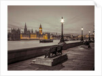 Thames promenade, London by Assaf Frank